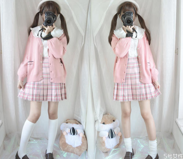 哪個(gè)長度的jk襪顯腿細(xì) 小腿粗的女生穿jk制服時(shí)適合哪種襪子 哪個(gè)長度的jk襪顯腿細(xì) 小腿粗的女生穿jk制服時(shí)適合哪種襪子