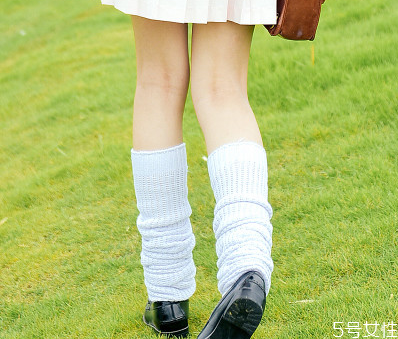 哪個(gè)長(zhǎng)度的jk襪顯腿細(xì) 小腿粗的女生穿jk制服時(shí)適合哪種襪子 哪個(gè)長(zhǎng)度的jk襪顯腿細(xì) 小腿粗的女生穿jk制服時(shí)適合哪種襪子
