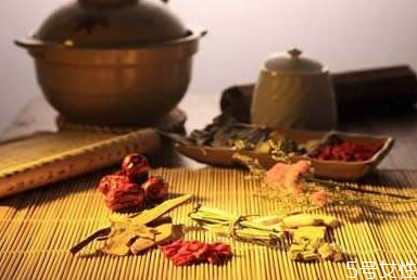 為什么要用砂鍋熬中藥 砂鍋熬藥要不要蓋蓋子 為什么要用砂鍋熬中藥 砂鍋熬藥要不要蓋蓋子