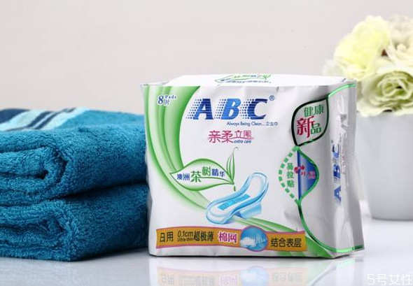 來大姨媽沒帶衛(wèi)生巾怎么辦 經(jīng)期可以用衛(wèi)生紙代替衛(wèi)生巾嗎 來大姨媽沒帶衛(wèi)生巾怎么辦 經(jīng)期可以用衛(wèi)生紙代替衛(wèi)生巾嗎