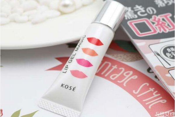 口紅雨衣怎么卸掉 口紅雨衣怎么使用 口紅雨衣怎么卸掉 口紅雨衣怎么使用