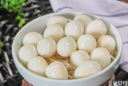 小孩吃鵪鶉蛋會導(dǎo)致性早熟嗎 寶寶天天吃鵪鶉蛋好嗎 小孩吃鵪鶉蛋會導(dǎo)致性早熟嗎 寶寶天天吃鵪鶉蛋好嗎