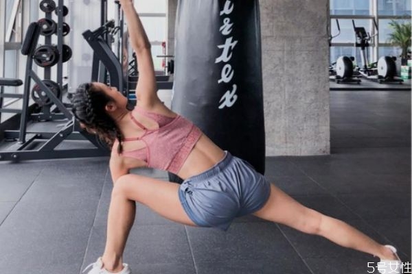 運(yùn)動(dòng)內(nèi)衣有必要買(mǎi)嗎 運(yùn)動(dòng)文胸沒(méi)胸墊怎么辦 運(yùn)動(dòng)內(nèi)衣有必要買(mǎi)嗎 運(yùn)動(dòng)文胸沒(méi)胸墊怎么辦