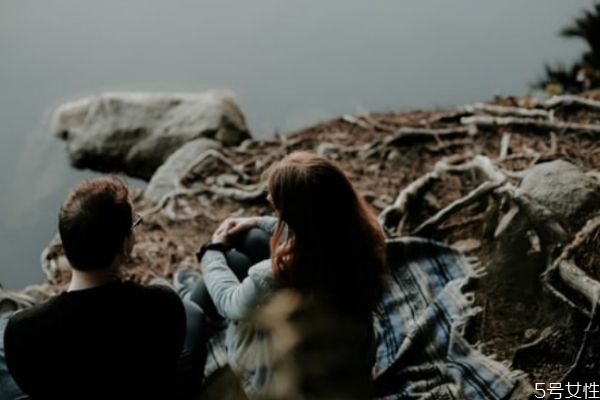 和老公沒(méi)有共同語(yǔ)言怎么辦 為什么夫妻沒(méi)有共同語(yǔ)言 和老公沒(méi)有共同語(yǔ)言怎么辦 為什么夫妻沒(méi)有共同語(yǔ)言