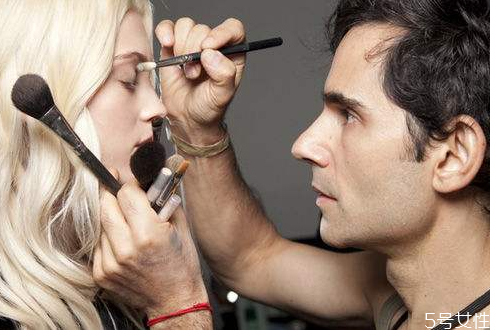 妝容為什么看上去很臟 底妝為什么會氧化 妝容為什么看上去很臟 底妝為什么會氧化