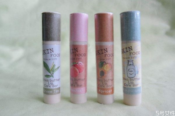 過期的唇膏涂了會怎樣 護(hù)唇膏的主要作用