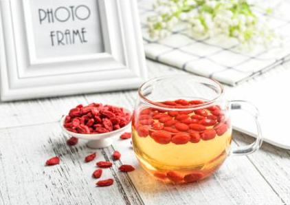 保溫杯可以泡枸杞嗎 保溫杯泡枸杞的危害 保溫杯可以泡枸杞嗎 保溫杯泡枸杞的危害