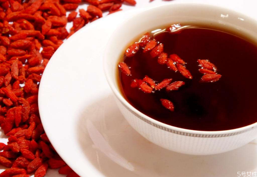 保溫杯可以泡枸杞嗎 保溫杯泡枸杞的危害 保溫杯可以泡枸杞嗎 保溫杯泡枸杞的危害