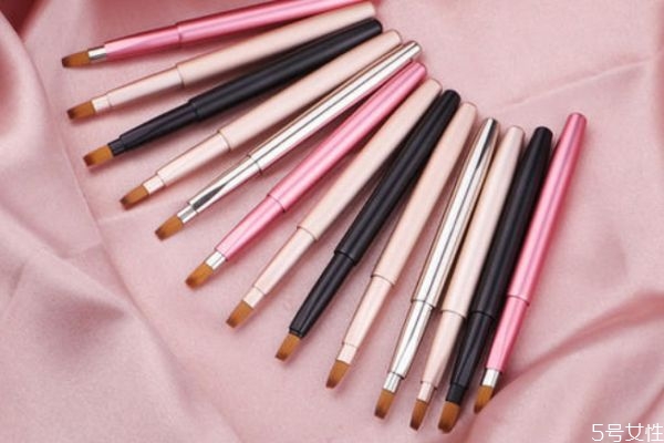 唇刷是什么樣子 唇刷保養(yǎng)方法 唇刷是什么樣子 唇刷保養(yǎng)方法