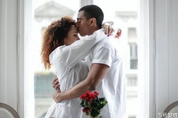 如何讓老公承認(rèn)有外遇 老公出軌了會有什么癥狀 如何讓老公承認(rèn)有外遇 老公出軌了會有什么癥狀