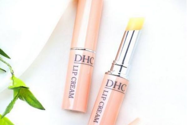 潤(rùn)唇膏可以代替唇膜嗎 潤(rùn)唇膏可以用什么代替 潤(rùn)唇膏可以代替唇膜嗎 潤(rùn)唇膏可以用什么代替