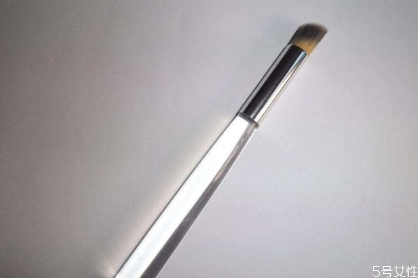 唇刷是什么樣子 唇刷保養(yǎng)方法 唇刷是什么樣子 唇刷保養(yǎng)方法