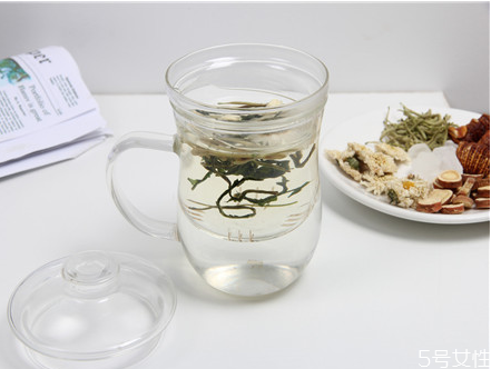 怎么判斷自己陰虛火旺 夏天陰虛火旺怎么辦 怎么判斷自己陰虛火旺 夏天陰虛火旺怎么辦