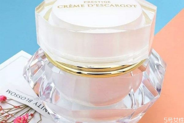 蝸牛霜需要卸妝嗎 蝸牛霜可以當(dāng)面霜用嗎 蝸牛霜需要卸妝嗎 蝸牛霜可以當(dāng)面霜用嗎