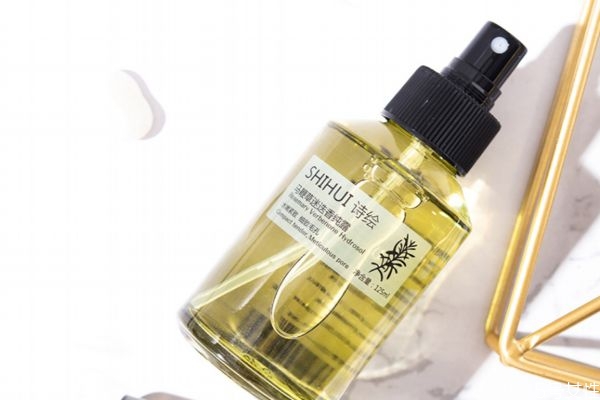 純露怎么用好 純露什么時(shí)候可以噴頭發(fā) 純露怎么用好 純露什么時(shí)候可以噴頭發(fā)