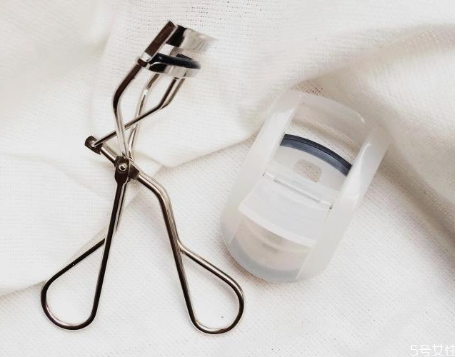 眼妝包括什么 畫(huà)眼妝步驟講解 眼妝包括什么 畫(huà)眼妝步驟講解