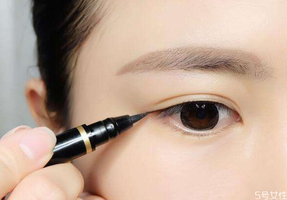 眼妝包括什么 畫(huà)眼妝步驟講解 眼妝包括什么 畫(huà)眼妝步驟講解