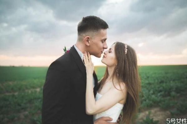 男生會(huì)一直喜歡初戀嗎 男生初戀過(guò)后的感覺(jué)