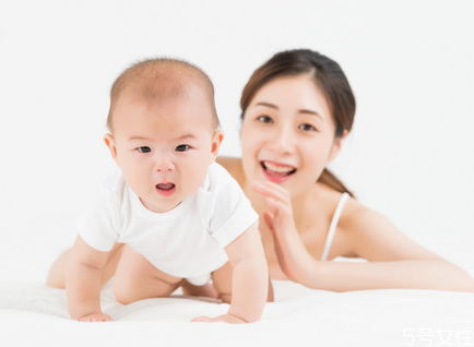 嬰兒吃雞蛋為什么不能吃蛋清 嬰兒吃蛋黃好還是蛋清好 嬰兒吃雞蛋為什么不能吃蛋清 嬰兒吃蛋黃好還是蛋清好