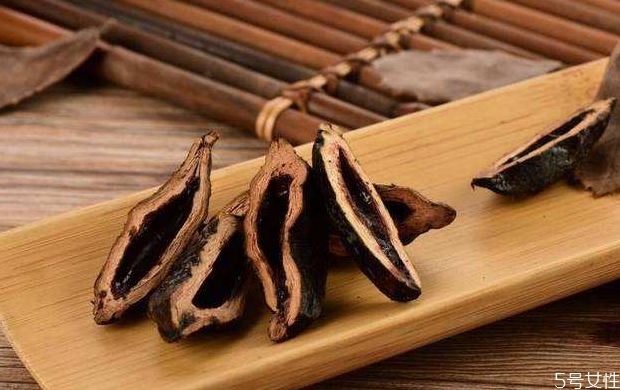 檳榔吃多了會(huì)怎么樣 檳榔放在啤酒里面有什么效果 檳榔吃多了會(huì)怎么樣 檳榔放在啤酒里面有什么效果