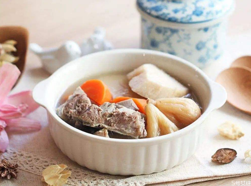 給孩子煲湯能放中藥材嗎 兒童喝什么湯最有營養(yǎng) 給孩子煲湯能放中藥材嗎 兒童喝什么湯最有營養(yǎng)