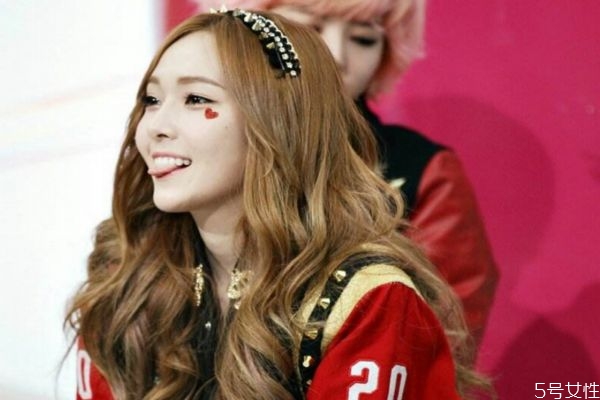 自然系彎眉怎么畫 彎眉適合什么臉型 自然系彎眉怎么畫 彎眉適合什么臉型