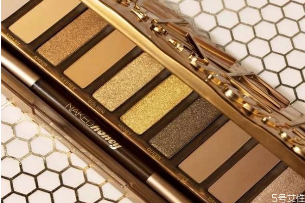 珠光眼影和啞光眼影的區(qū)別 眼影啞光or珠光誰更好 珠光眼影和啞光眼影的區(qū)別 眼影啞光or珠光誰更好