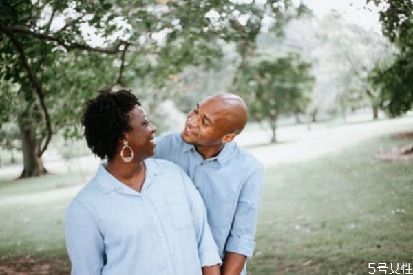 各種看不慣老公怎么辦 夫妻出現(xiàn)隔閡的表現(xiàn) 各種看不慣老公怎么辦 夫妻出現(xiàn)隔閡的表現(xiàn)