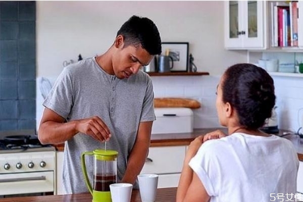 和老公沒(méi)有感情了要離婚嗎 離婚后的三種后果 和老公沒(méi)有感情了要離婚嗎 離婚后的三種后果