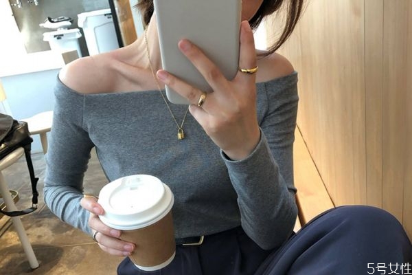 打底衫c類可以直接接觸皮膚嗎 打底衫什么面料最好 打底衫c類可以直接接觸皮膚嗎 打底衫什么面料最好