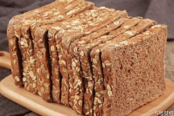 全麥面包會(huì)回奶嗎 全麥面包會(huì)脹氣嗎 全麥面包會(huì)回奶嗎 全麥面包會(huì)脹氣嗎