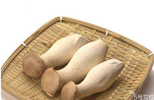 雞腿菇?jīng)]炒熟吃了會中毒嗎 雞腿菇?jīng)]熟會怎樣