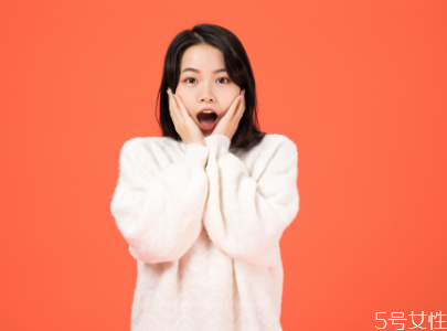 不吃晚飯會(huì)導(dǎo)致脫發(fā)嗎 減肥掉頭發(fā)還能恢復(fù)嗎 不吃晚飯會(huì)導(dǎo)致脫發(fā)嗎 減肥掉頭發(fā)還能恢復(fù)嗎