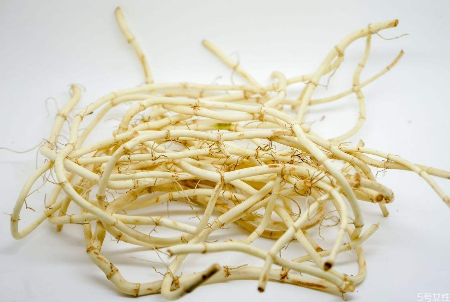 魚(yú)腥草煮水能給小孩洗澡嗎 魚(yú)腥草治脫發(fā)是真的嗎 魚(yú)腥草煮水能給小孩洗澡嗎 魚(yú)腥草治脫發(fā)是真的嗎