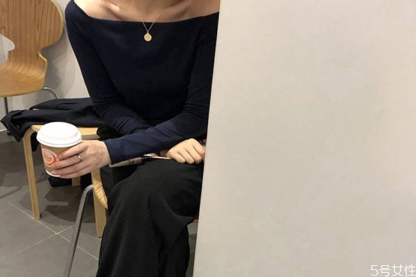 打底衫c類可以直接接觸皮膚嗎 打底衫什么面料最好 打底衫c類可以直接接觸皮膚嗎 打底衫什么面料最好