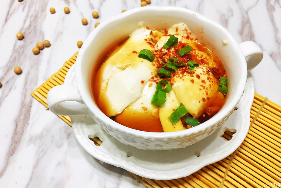 豆腐腦和豆?jié){哪個(gè)更有營養(yǎng) 減肥可以吃豆腐腦嗎 豆腐腦和豆?jié){哪個(gè)更有營養(yǎng) 減肥可以吃豆腐腦嗎