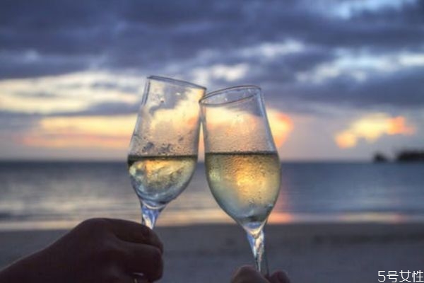 哪種婚外情永遠(yuǎn)斷不了 男人對(duì)情人認(rèn)真的表現(xiàn) 哪種婚外情永遠(yuǎn)斷不了 男人對(duì)情人認(rèn)真的表現(xiàn)