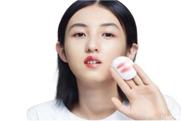 防水口紅對身體有沒有害 口紅掉了還需不需要卸妝 防水口紅對身體有沒有害 口紅掉了還需不需要卸妝