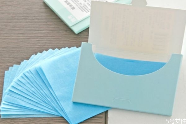 吸油紙會將粉底也吸走嗎 吸油紙的錯誤用法 吸油紙會將粉底也吸走嗎 吸油紙的錯誤用法