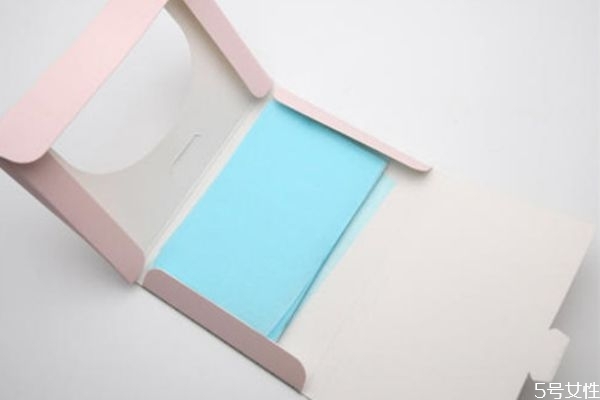 吸油紙會將粉底也吸走嗎 吸油紙的錯誤用法 吸油紙會將粉底也吸走嗎 吸油紙的錯誤用法