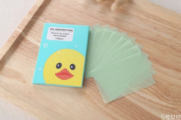 紙巾擦臉真的好嗎 用吸油紙會破壞肌膚水油平衡嗎 紙巾擦臉真的好嗎 用吸油紙會破壞肌膚水油平衡嗎