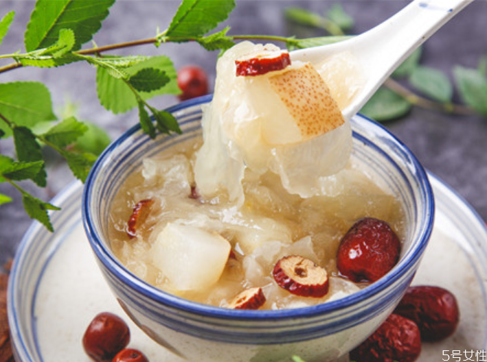 秋天為什么要多吃梨 秋天怎么吃梨最好 秋天為什么要多吃梨 秋天怎么吃梨最好