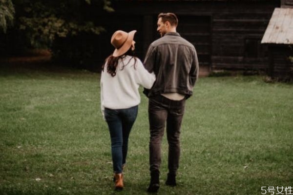 女人出軌說(shuō)謊最準(zhǔn)的表現(xiàn) 女人出軌了最常說(shuō)的話 女人出軌說(shuō)謊最準(zhǔn)的表現(xiàn) 女人出軌了最常說(shuō)的話