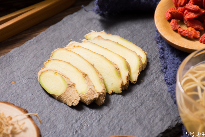 干姜的藥用配方 干姜祛濕好還是生姜祛濕好 干姜的藥用配方 干姜祛濕好還是生姜祛濕好