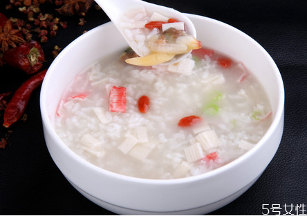 兒童消化不良能吃雞蛋嗎 兒童消化不良有什么反應(yīng) 兒童消化不良能吃雞蛋嗎 兒童消化不良有什么反應(yīng)