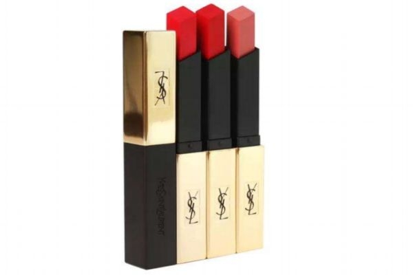 唇膏什么時候涂最好 唇膏和口紅必須同時用嗎 唇膏什么時候涂最好 唇膏和口紅必須同時用嗎