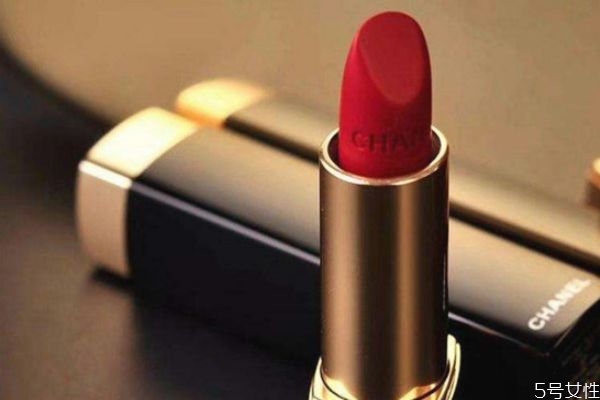 為什么現(xiàn)在口紅都叫唇膏 孕婦口紅和普通口紅的區(qū)別 為什么現(xiàn)在口紅都叫唇膏 孕婦口紅和普通口紅的區(qū)別