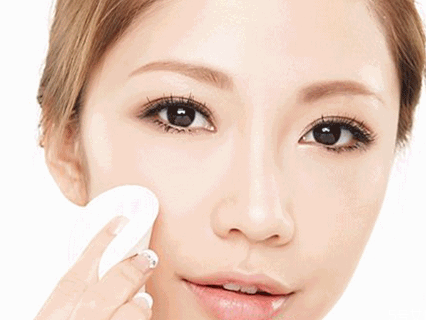 只涂bb霜不定妝可以嗎 氣墊bb和bb霜哪個(gè)更持久 只涂bb霜不定妝可以嗎 氣墊bb和bb霜哪個(gè)更持久