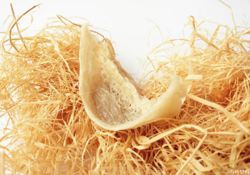 燕窩偏黃是什么原因 燕窩白的好還是黃的好 燕窩偏黃是什么原因 燕窩白的好還是黃的好