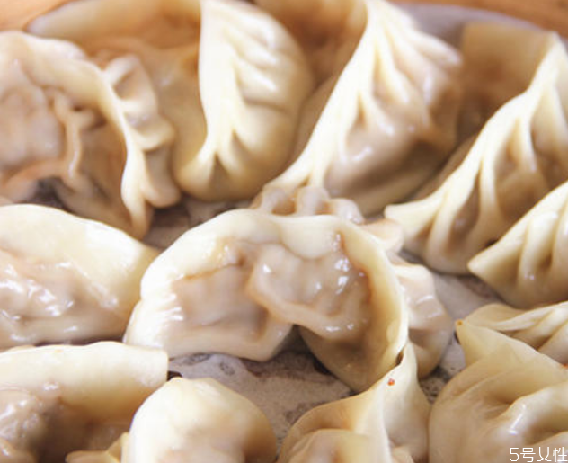 凍餃子怎么蒸 凍餃子要蒸多長時間 凍餃子怎么蒸 凍餃子要蒸多長時間